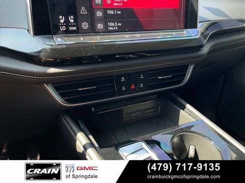 Used 2025 Volkswagen Atlas Cross Sport SEL Premium R-Line AWD/4WD image 19
