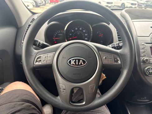 Used 2010 Kia Soul + w/ Audio Pkg FWD image 13
