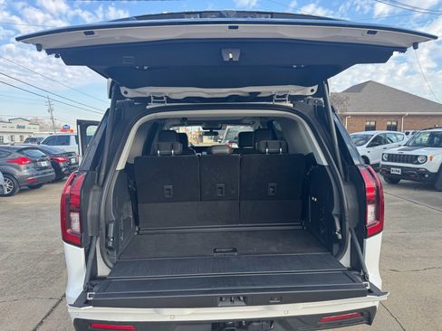 Used 2025 Ford Expedition Active image 16