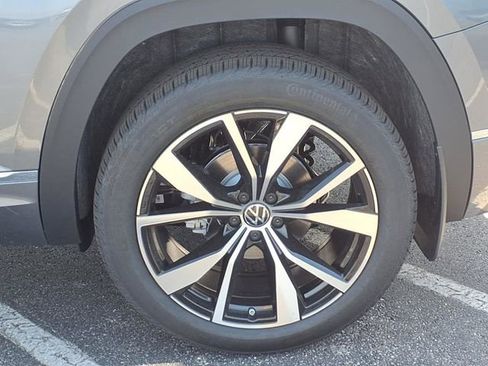 Used 2025 Volkswagen Atlas SEL Premium R-Line AWD/4WD image 22