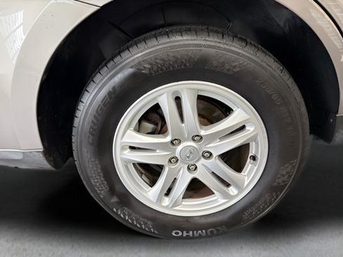 Used 2011 Hyundai Santa Fe GLS FWD image 33