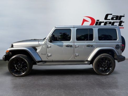 Used 2020 Jeep Wrangler Unlimited Sahara AWD/4WD image 3