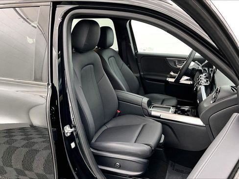 Used 2026 Mercedes-Benz GLB 250 image 6