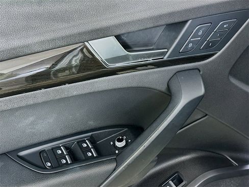 Used 2018 Audi Q5 2.0T Premium Plus w/ Premium Plus Package image 21