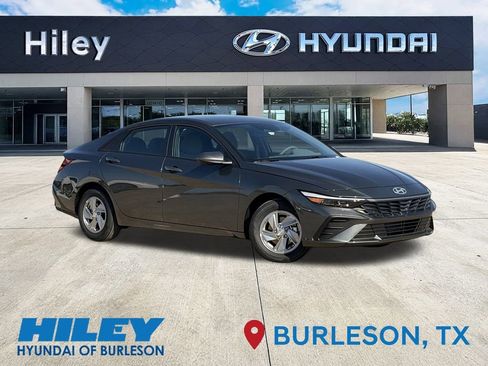 New 2026 Hyundai Elantra SE image 1