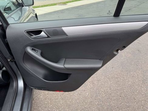 Used 2018 Volkswagen Jetta S w/ Cold Weather Package FWD image 18