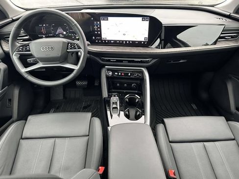 Certified 2025 Audi Q5 Premium Plus w/ Premium Plus AWD/4WD image 16