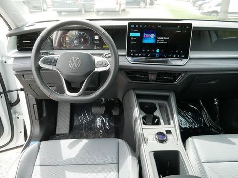 New 2026 Volkswagen Tiguan SE AWD/4WD image 9