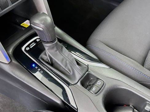 Used 2023 Toyota Corolla Cross AWD Hybrid image 16