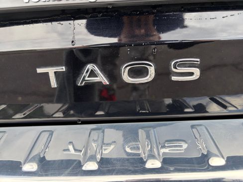 Used 2024 Volkswagen Taos SE AWD/4WD image 24