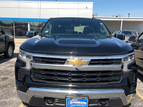 Used 2023 Chevrolet Silverado 1500 LT image 2