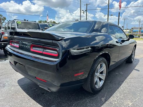 Used 2020 Dodge Challenger SXT RWD image 5