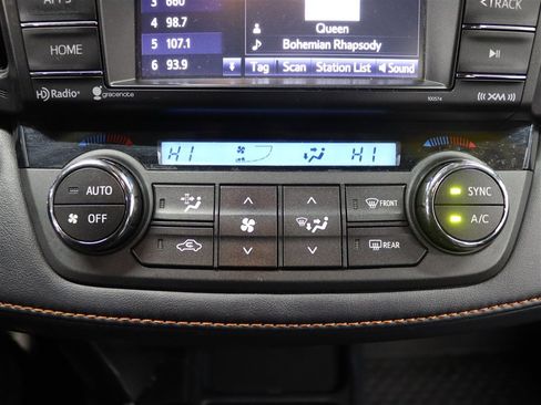 Used 2017 Toyota RAV4 SE image 26