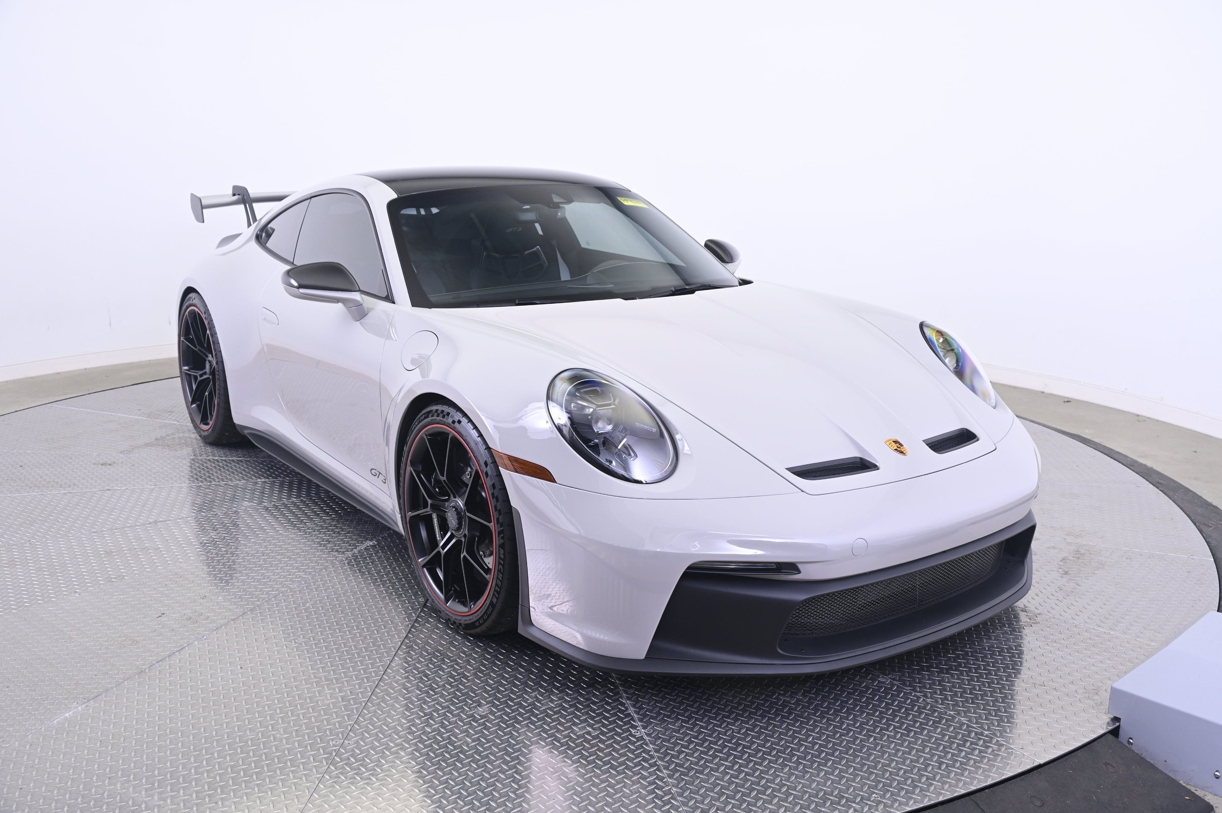 Used 2024 Porsche 911 GT3 RWD image 9