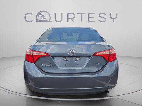 Used 2018 Toyota Corolla LE FWD image 2