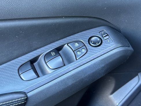 Used 2025 Nissan Altima 2.5 SV FWD image 14