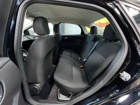 Used 2018 Ford Focus SE FWD image 20