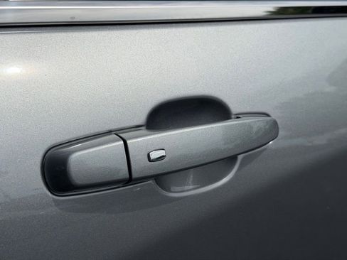 Used 2024 Chevrolet Equinox LT FWD image 22