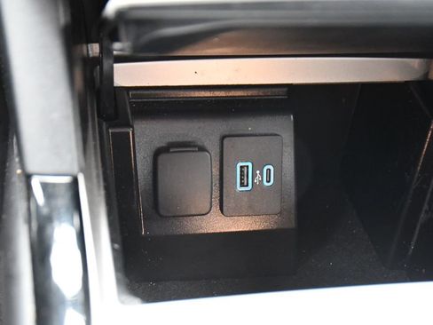 Used 2023 Ford Explorer ST-Line image 32