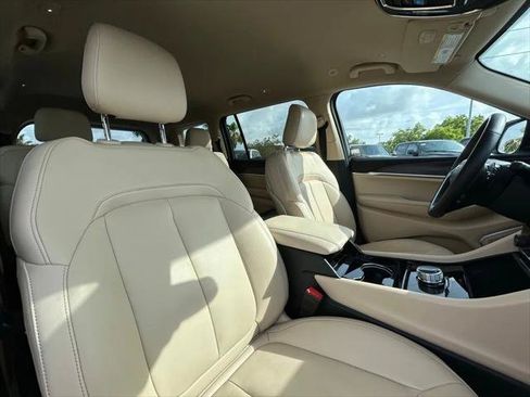 Certified 2022 Jeep Grand Cherokee L Limited RWD image 32