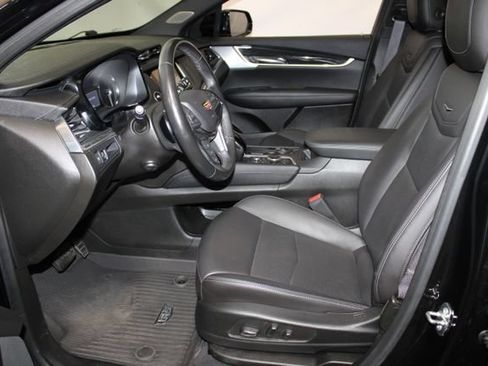 Certified 2023 Cadillac XT5 Premium Luxury w/ LPO, Floor Liner Package AWD/4WD image 8