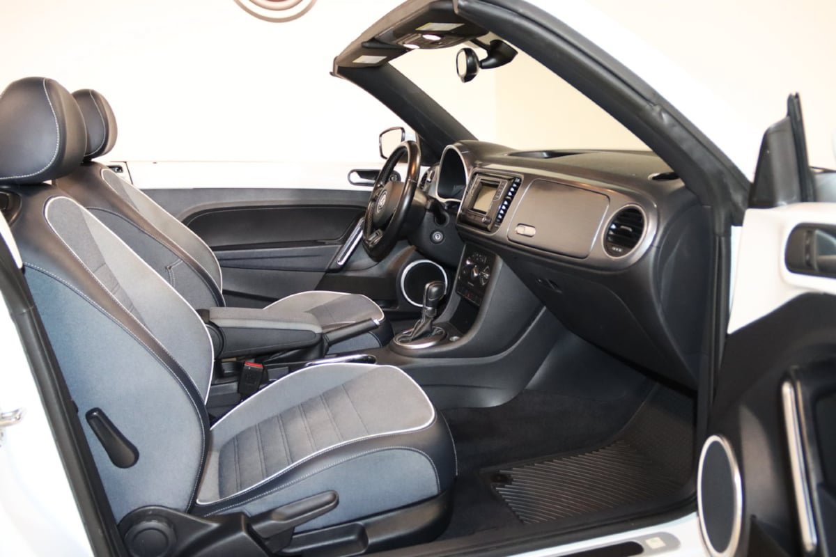 Used 2016 Volkswagen Beetle 1.8T Denim FWD image 58