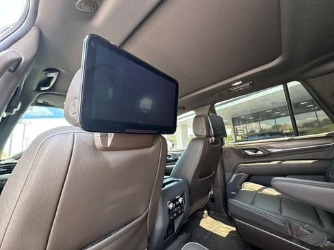 Used 2021 GMC Yukon Denali w/ Denali Premium Package AWD/4WD image 5