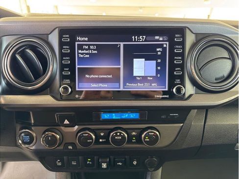 Used 2021 Toyota Tacoma TRD Off-Road w/ Technology Package AWD/4WD image 19