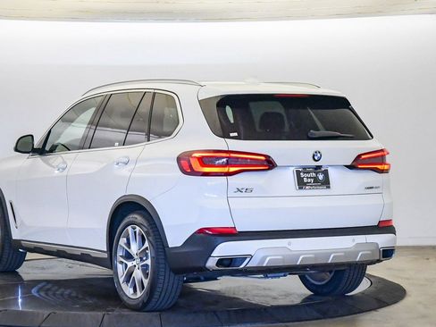 Certified 2022 BMW X5 xDrive40i w/ Parking Assistance Package image 2