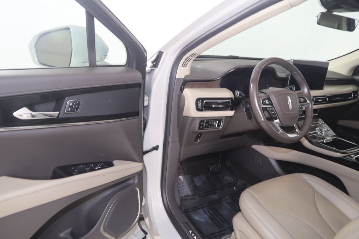 Used 2023 Lincoln Nautilus Reserve AWD/4WD image 46