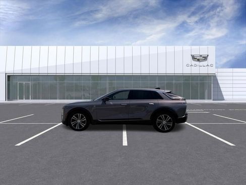 Certified 2024 Cadillac Lyriq Luxury AWD/4WD image 5