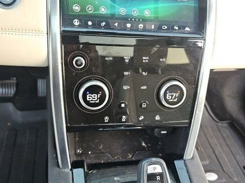 Used 2020 Land Rover Discovery Sport S image 7