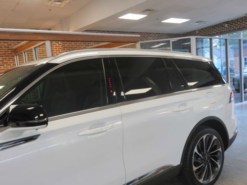 Used 2020 Lincoln Aviator Reserve w/ Equipment Group 202A image 72