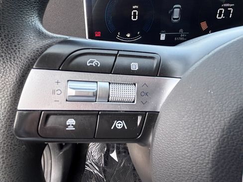 Used 2025 Hyundai Tucson SE FWD image 24