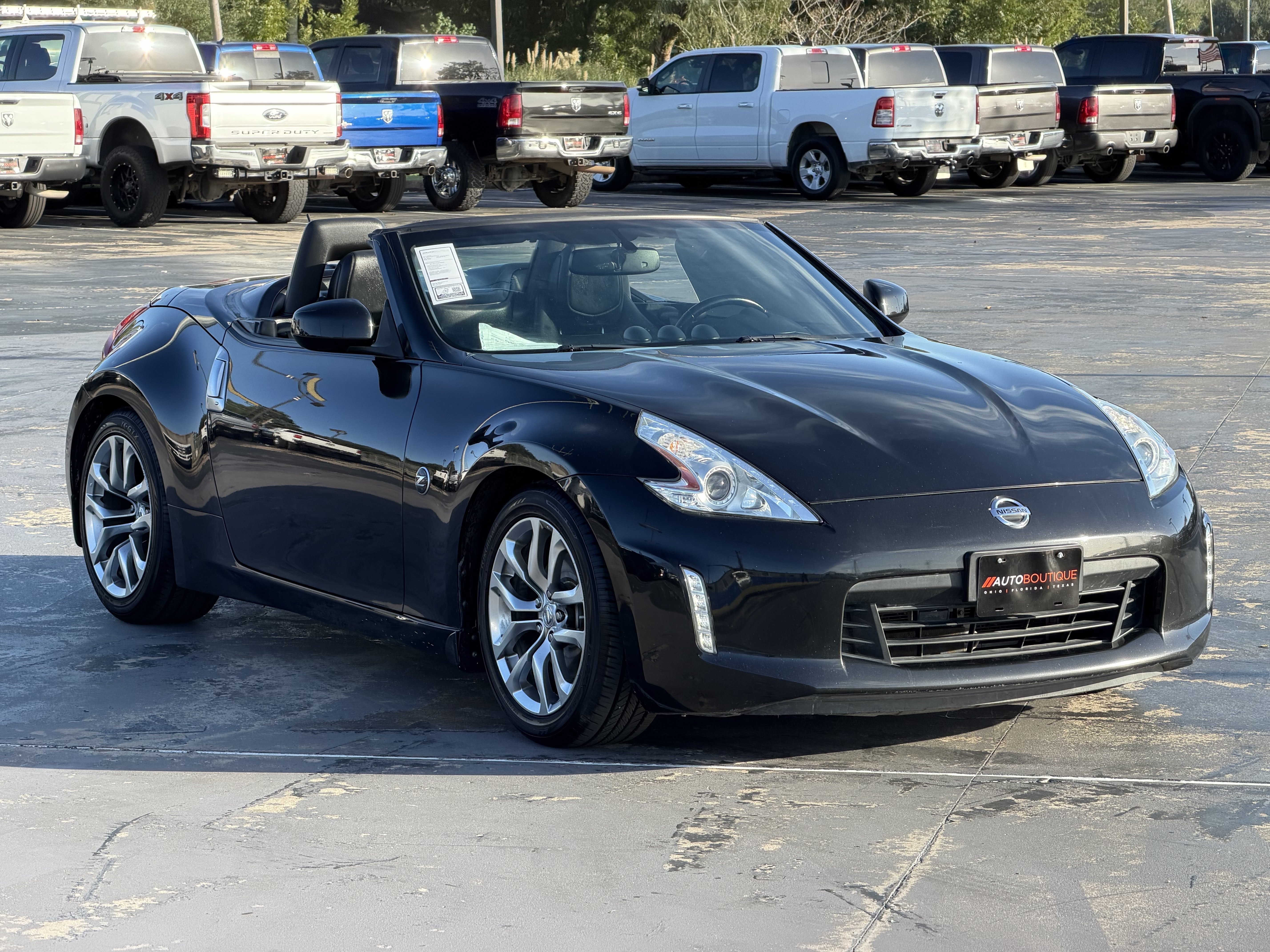 Used 2013 Nissan 370Z Touring RWD image 3