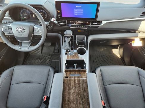 New 2026 Toyota Sienna Limited image 17