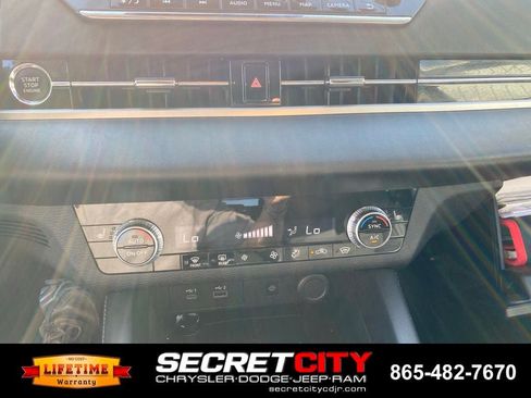 Used 2022 Mitsubishi Outlander SE AWD/4WD image 16