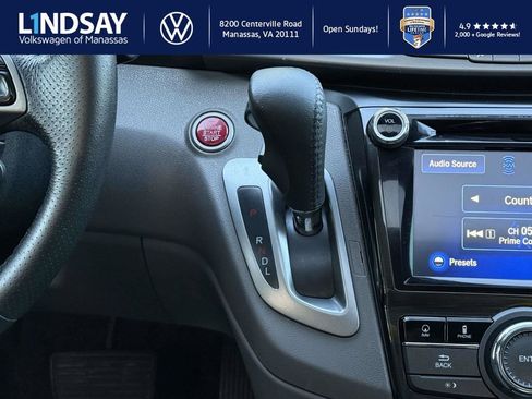 Used 2015 Honda Odyssey Touring image 16