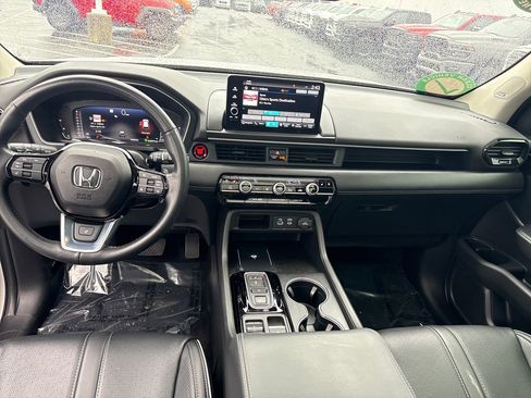 Used 2023 Honda Pilot Elite image 17