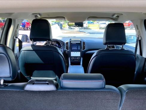 Used 2022 Ford Edge SEL w/ Sport Appearance Package AWD/4WD image 8