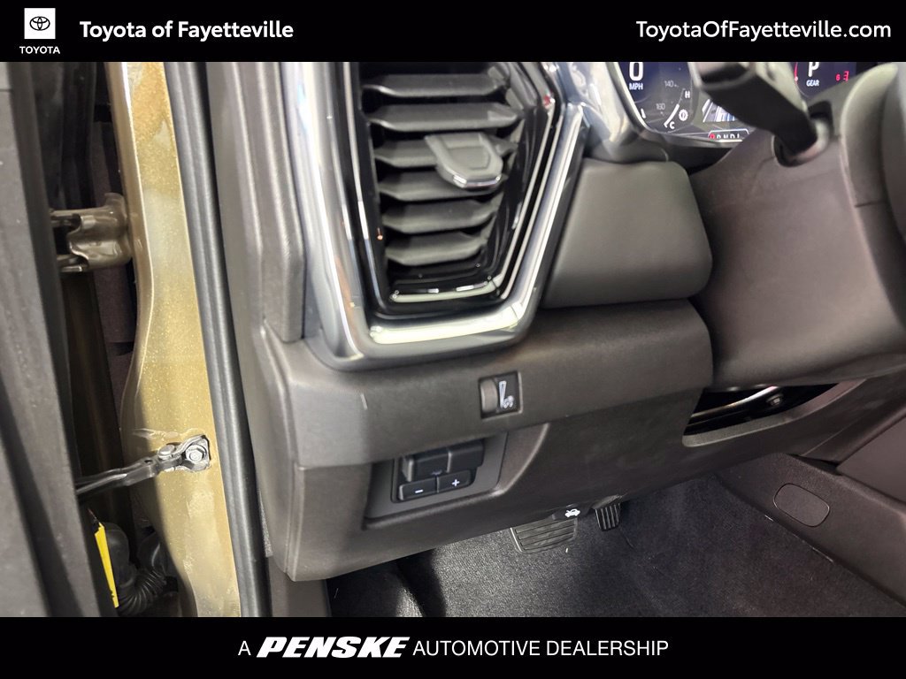 Used 2025 GMC Canyon Elevation w/ Technology Package AWD/4WD image 26