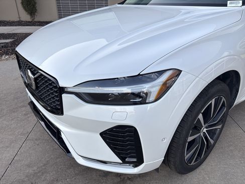 Used 2025 Volvo XC60 B5 Plus image 6