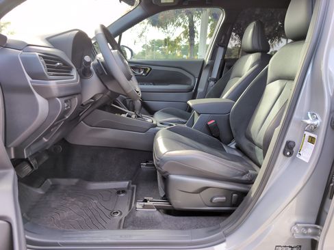 Used 2025 Subaru Forester Touring w/ Popular Package - Touring AWD/4WD image 16