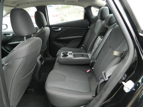 Used 2016 Dodge Dart SXT image 14