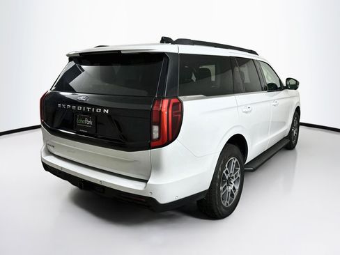 Used 2025 Ford Expedition Active AWD/4WD image 9