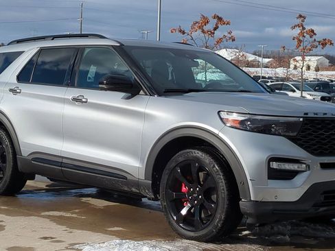 Used 2020 Ford Explorer ST w/ ST Street Pack image 9