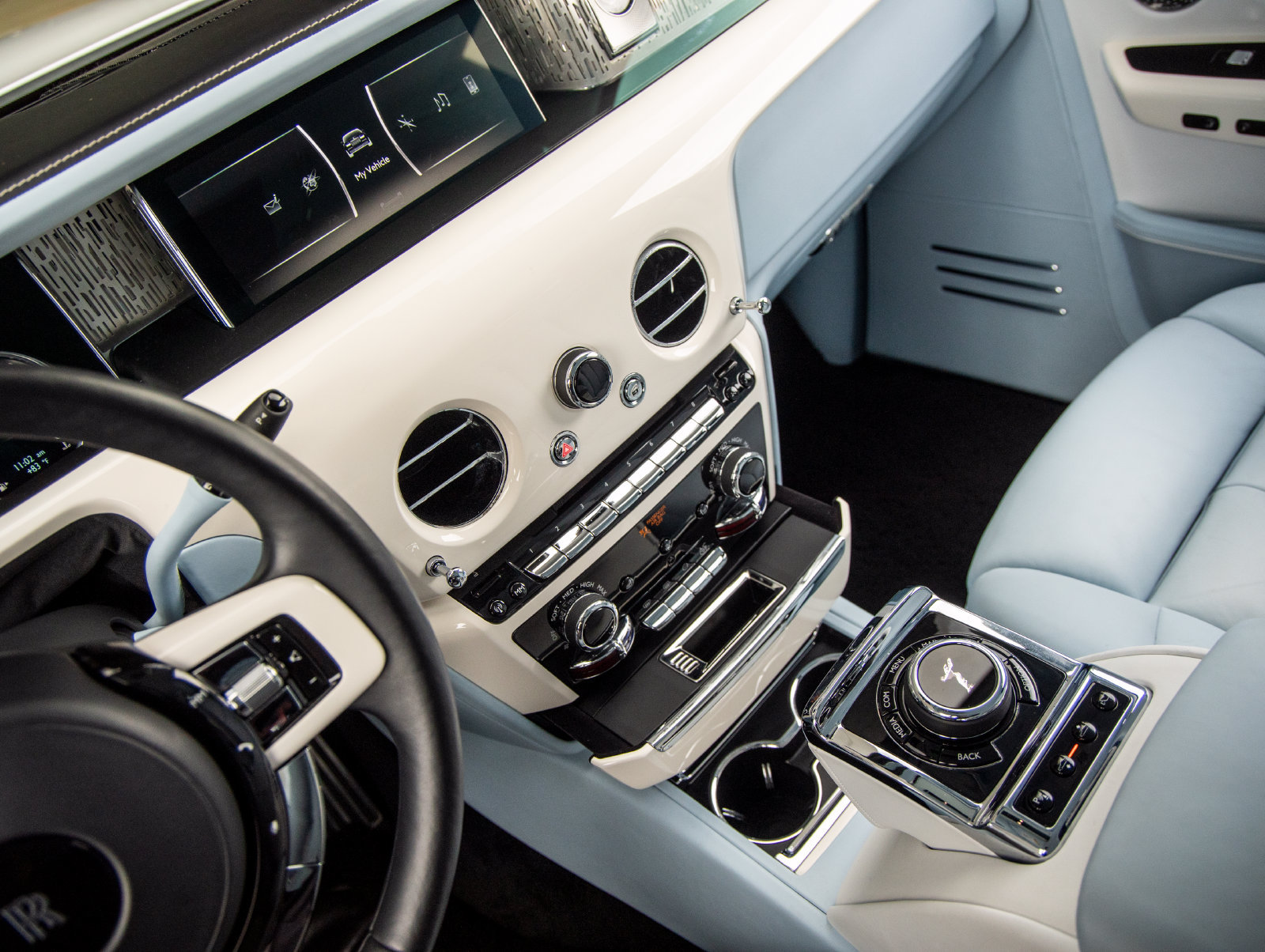 Used 2023 Rolls-Royce Phantom Extended Wheelbase w/ Leather Finishing Pack RWD image 48