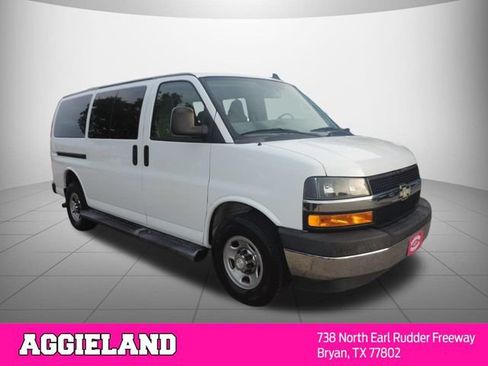 Used 2018 Chevrolet Express 3500 LT w/ LT Preferred Equipment Group RWD image 3
