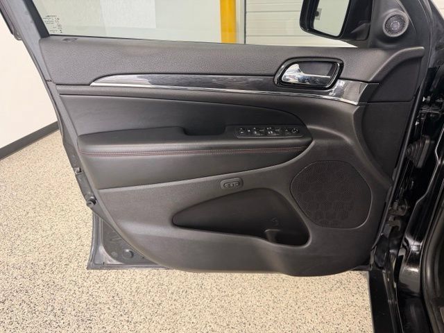 Used 2019 Jeep Grand Cherokee Trailhawk w/ Trailhawk Luxury Group AWD/4WD image 8