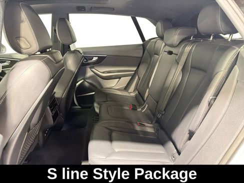 Used 2021 Audi Q8 Premium Plus image 11